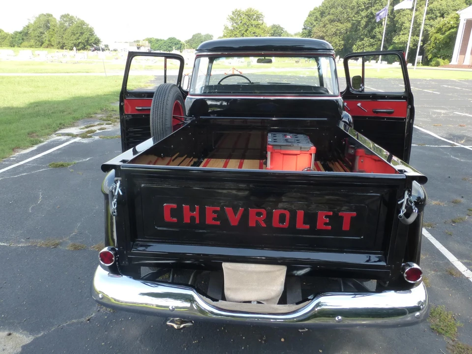 1959 Chevrolet Task Force - Image 21 of 31