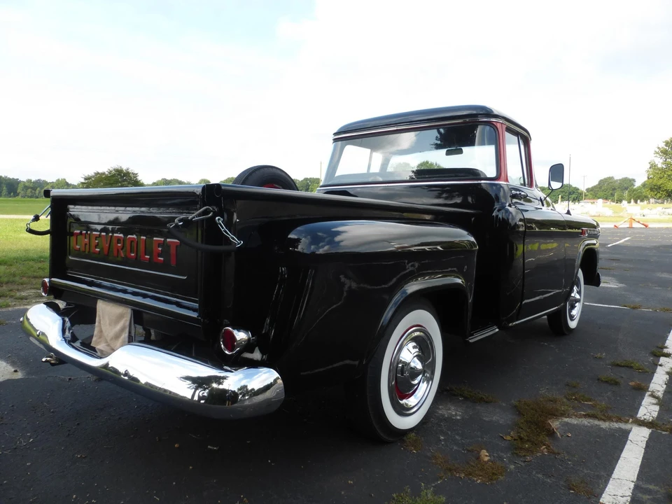 1959 Chevrolet Task Force - Image 8 of 31