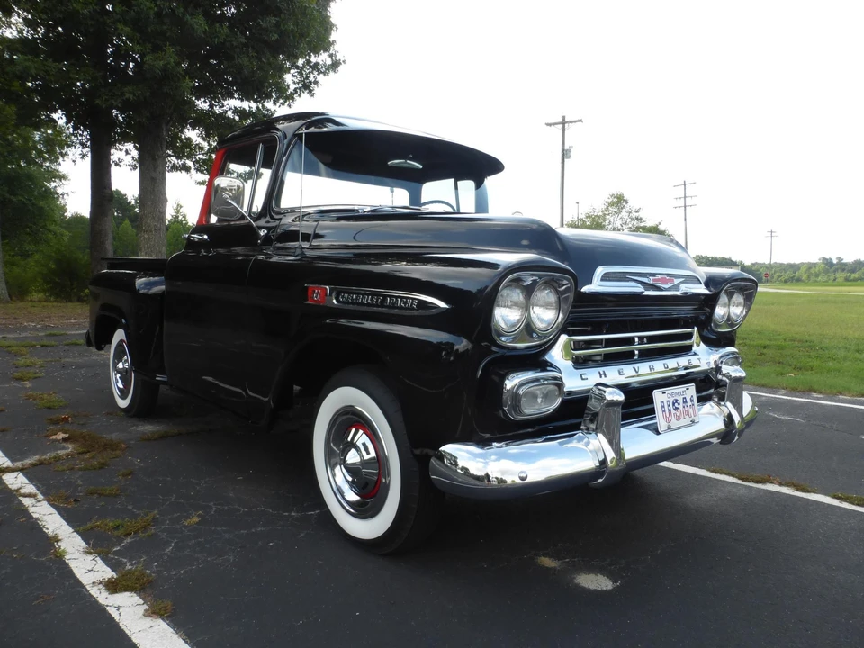 1959 Chevrolet Task Force - Image 10 of 31