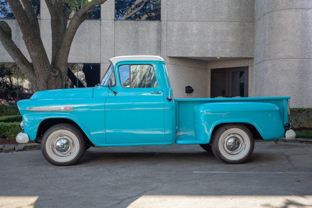 1959 Chevrolet Task Force - Image 6 of 31