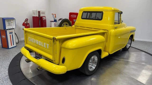 1959 Chevrolet Task Force - Image 15 of 31