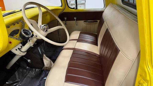 1959 Chevrolet Task Force - Image 28 of 31