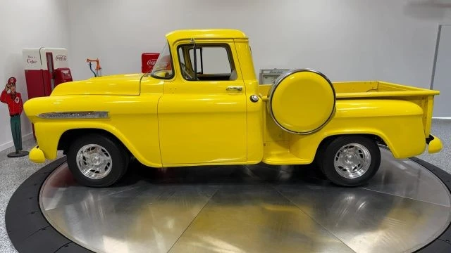 1959 Chevrolet Task Force - Image 10 of 31