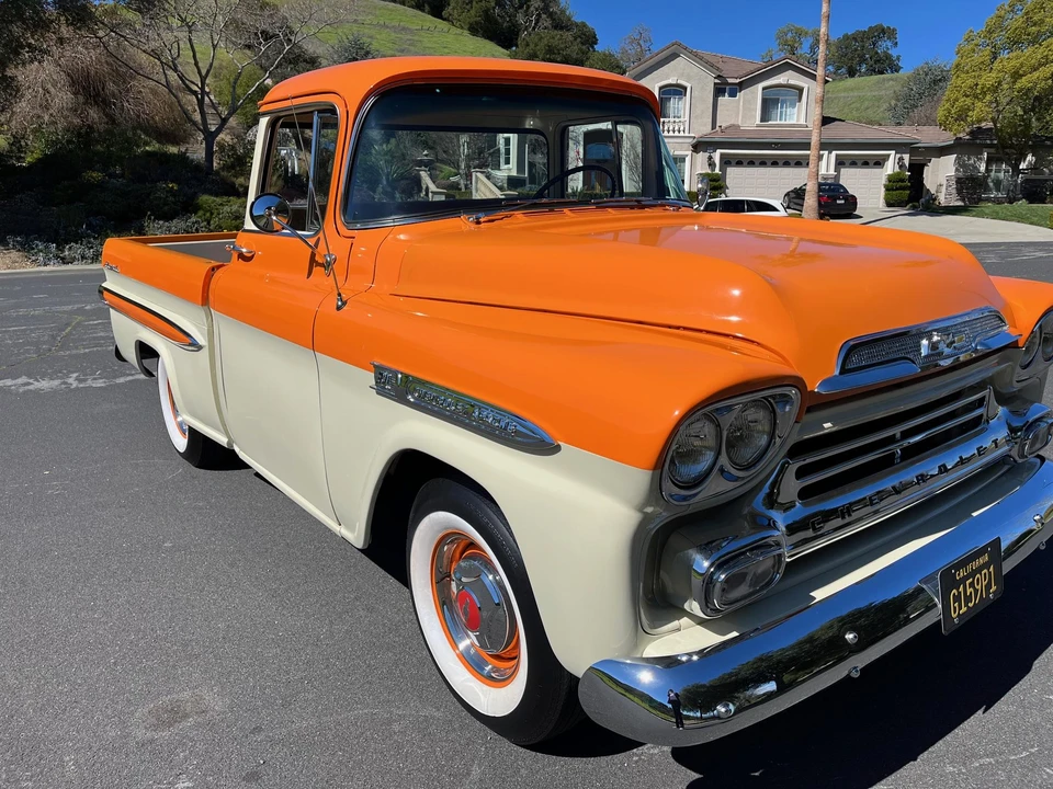 1959 Chevrolet Task Force - Image 12 of 31