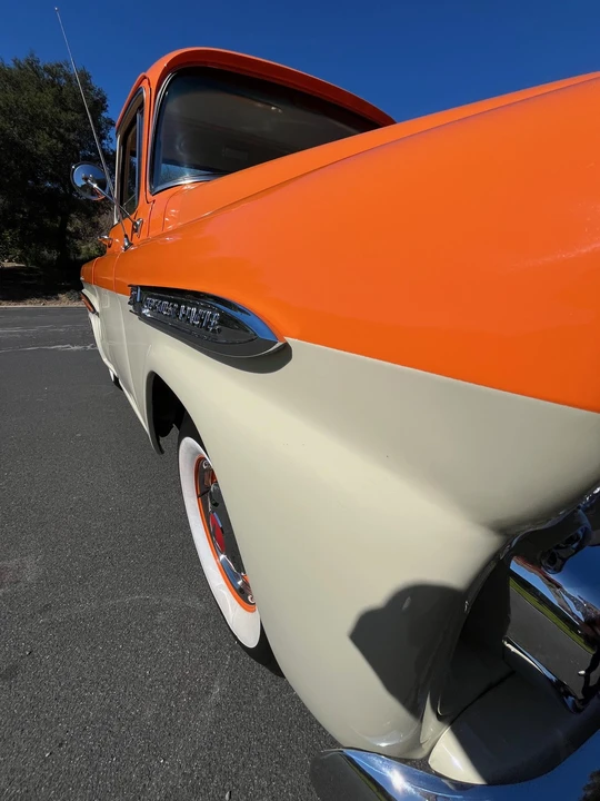 1959 Chevrolet Task Force - Image 25 of 31