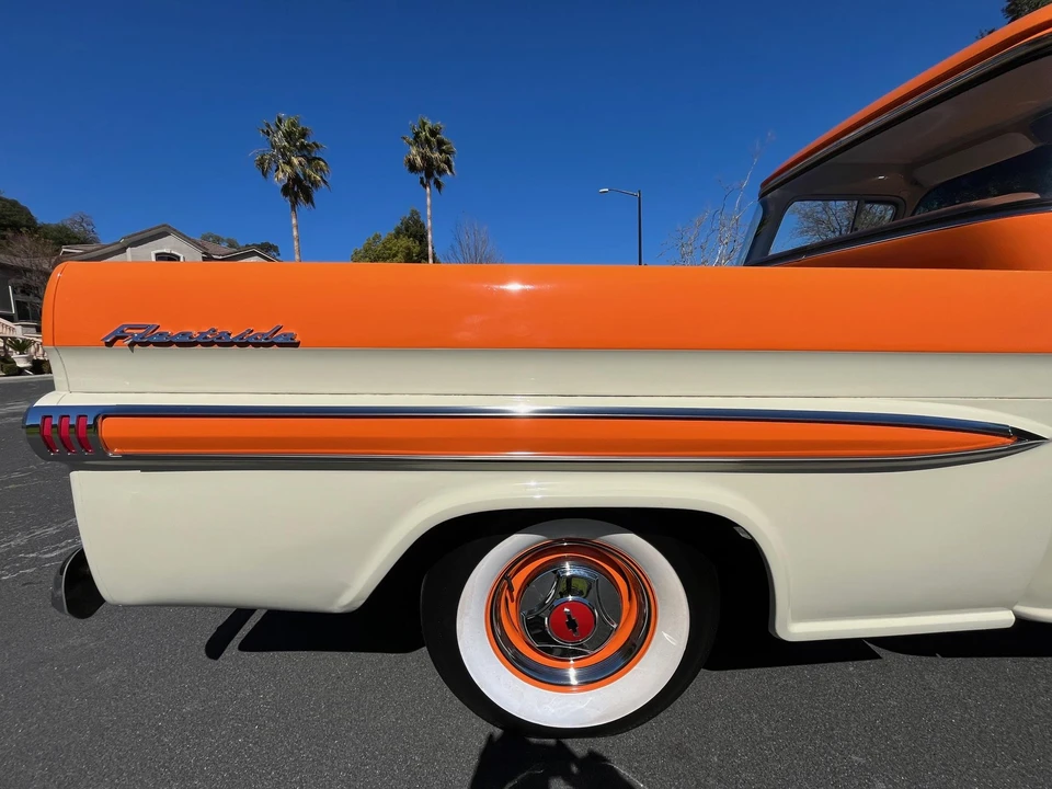 1959 Chevrolet Task Force - Image 24 of 31