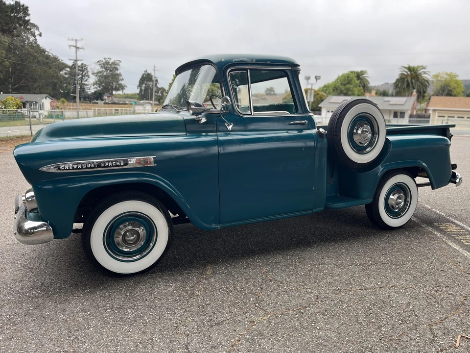 1959 Chevrolet Task Force - Image 16 of 31