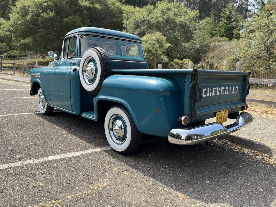 1959 Chevrolet Task Force - Image 21 of 31