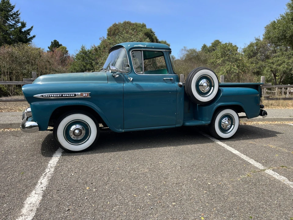 1959 Chevrolet Task Force - Image 19 of 31