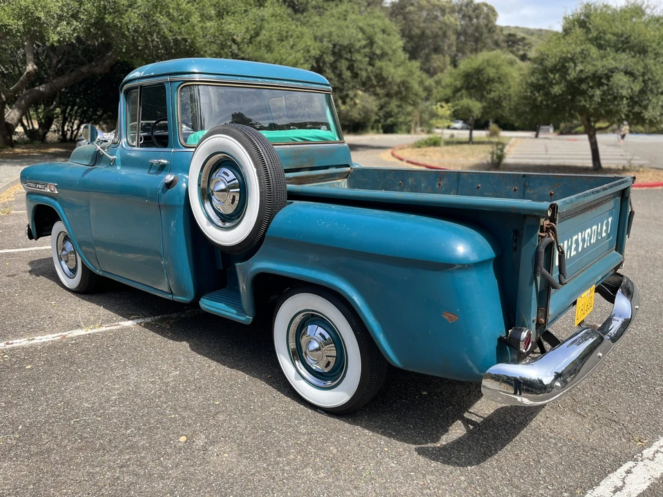 1959 Chevrolet Task Force - Image 22 of 31