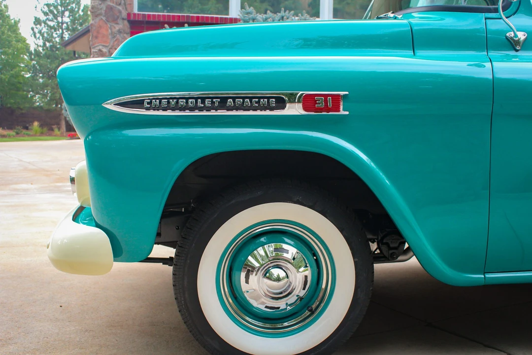 1959 Chevrolet Task Force - Image 25 of 31