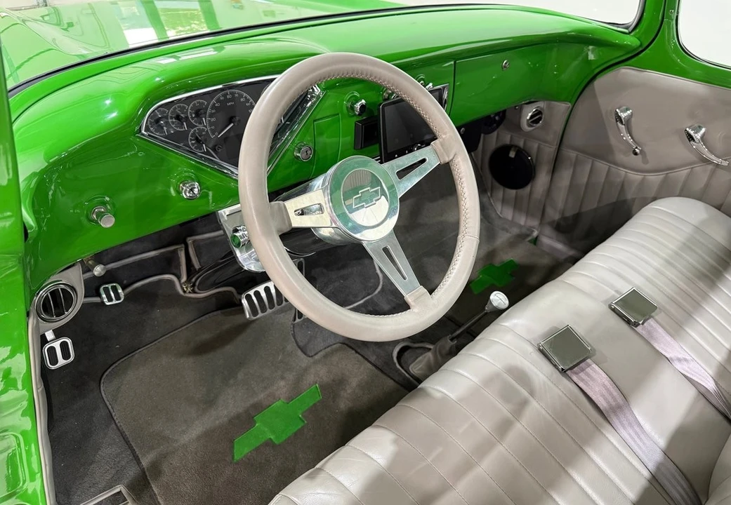 1955 Chevrolet Task Force - Image 5 of 7