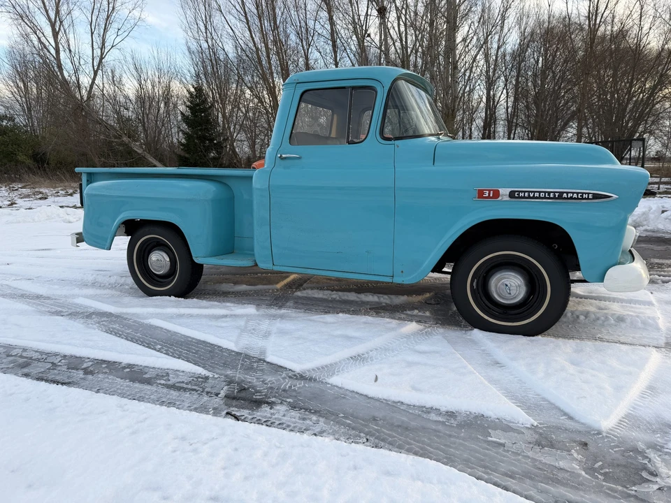 1959 Chevrolet Task Force - Image 21 of 31