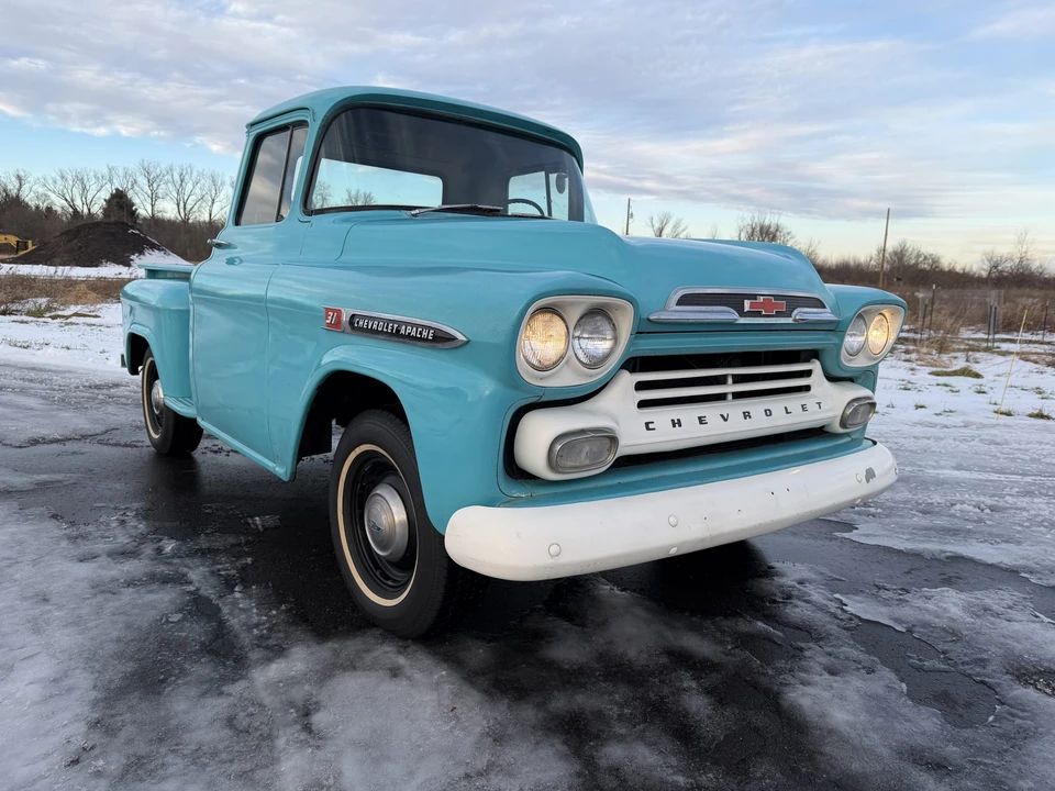 1959 Chevrolet Task Force - Image 16 of 31