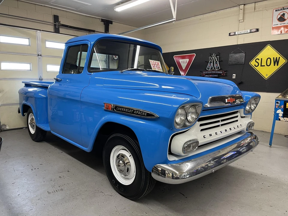 1959 Chevrolet Task Force - Image 20 of 31