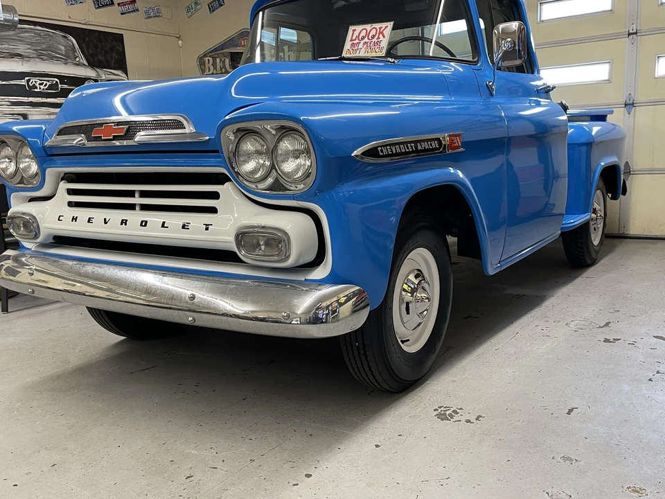 1959 Chevrolet Task Force - Image 24 of 31