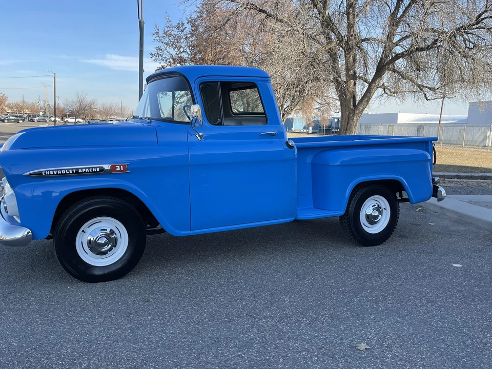 1959 Chevrolet Task Force - Image 25 of 31