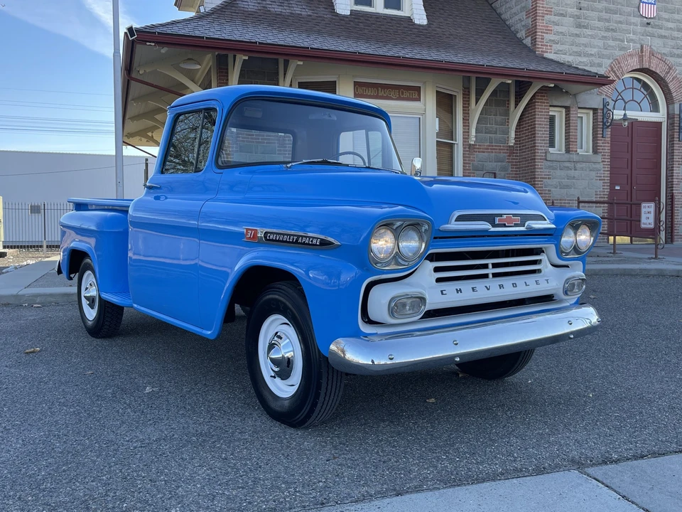 1959 Chevrolet Task Force - Image 11 of 31