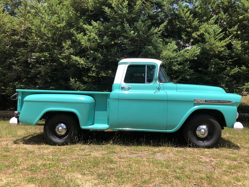 1959 Chevrolet Task Force - Image 11 of 31