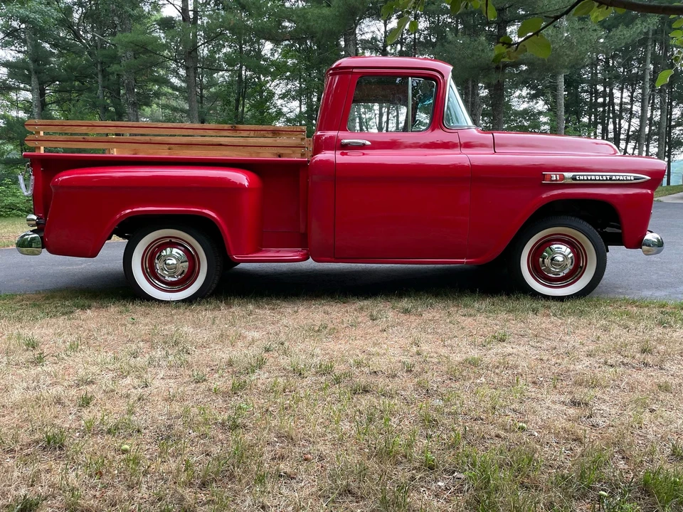1959 Chevrolet Task Force - Image 21 of 31