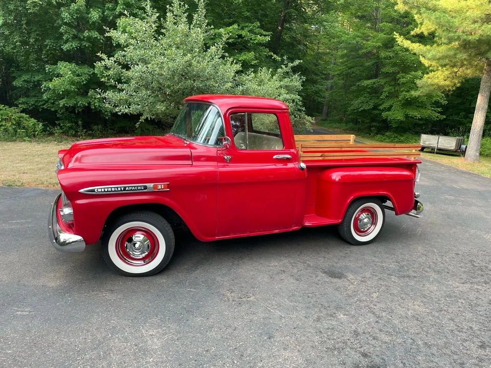 1959 Chevrolet Task Force - Image 8 of 31