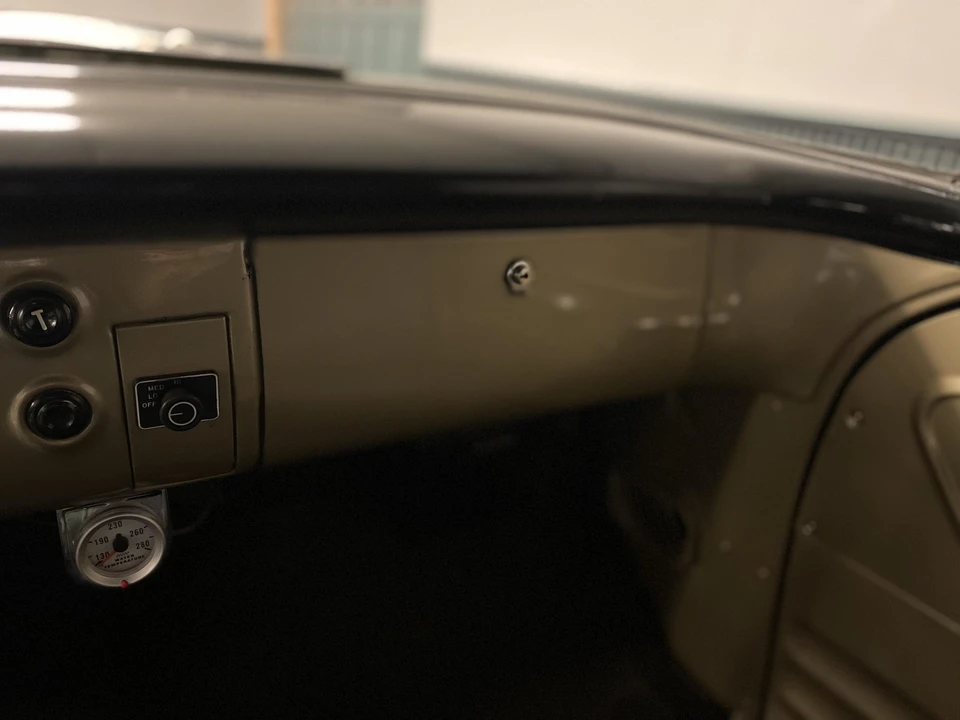 1959 Chevrolet Task Force - Image 30 of 31