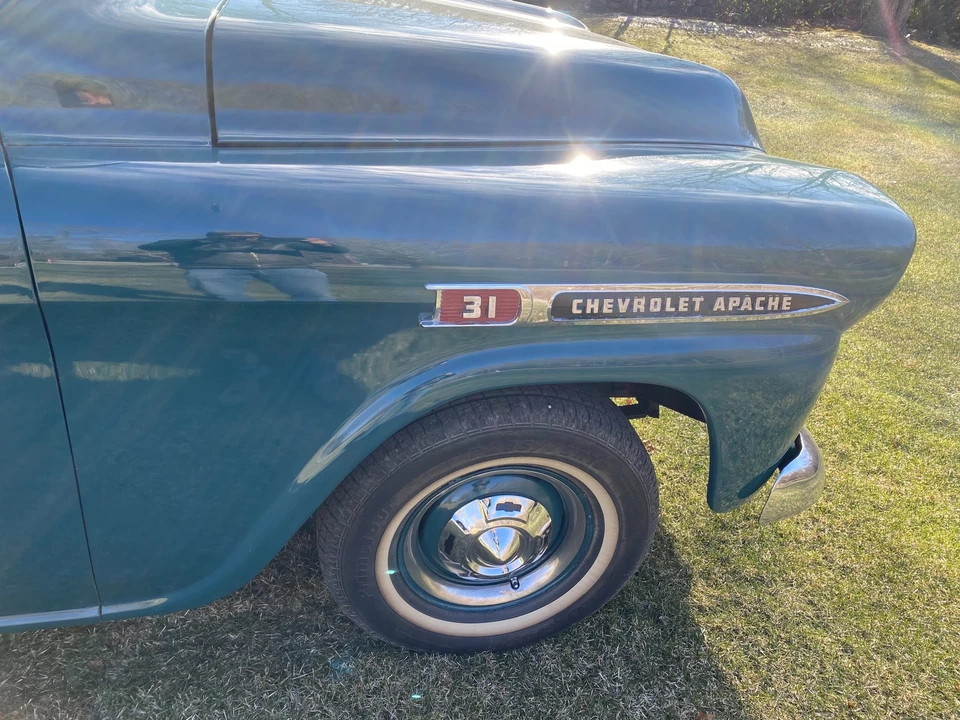 1959 Chevrolet Task Force - Image 15 of 31