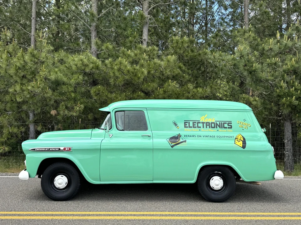 1959 Chevrolet Task Force - Image 10 of 31