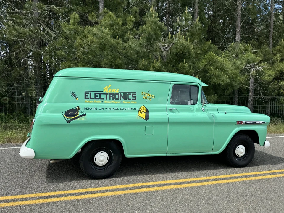 1959 Chevrolet Task Force - Image 20 of 31