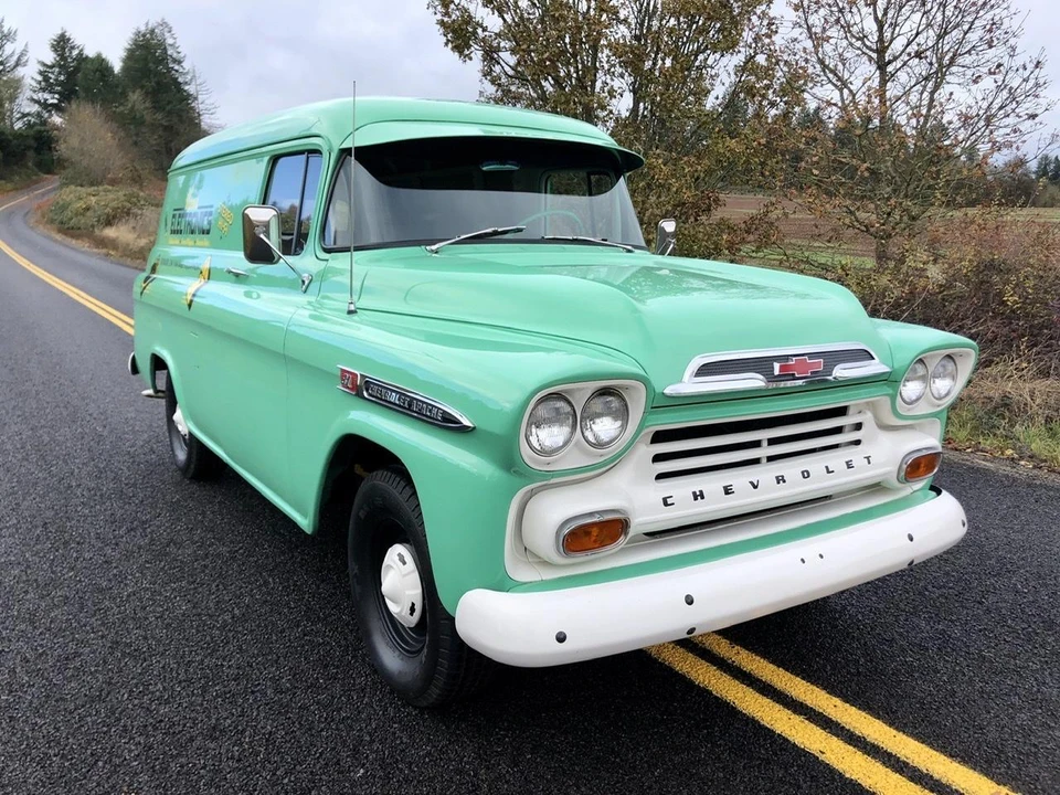1959 Chevrolet Task Force - Image 20 of 31