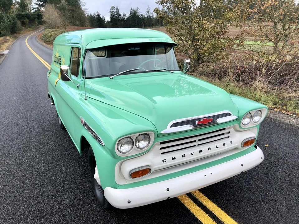 1959 Chevrolet Task Force - Image 21 of 31