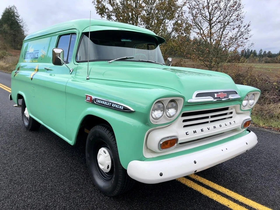 1959 Chevrolet Task Force - Image 22 of 31