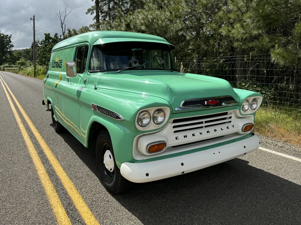 1959 Chevrolet Task Force - Image 22 of 31