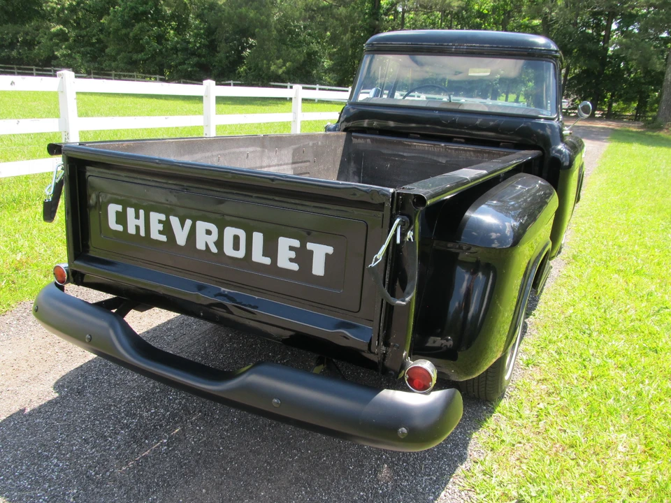 1959 Chevrolet Task Force - Image 10 of 31