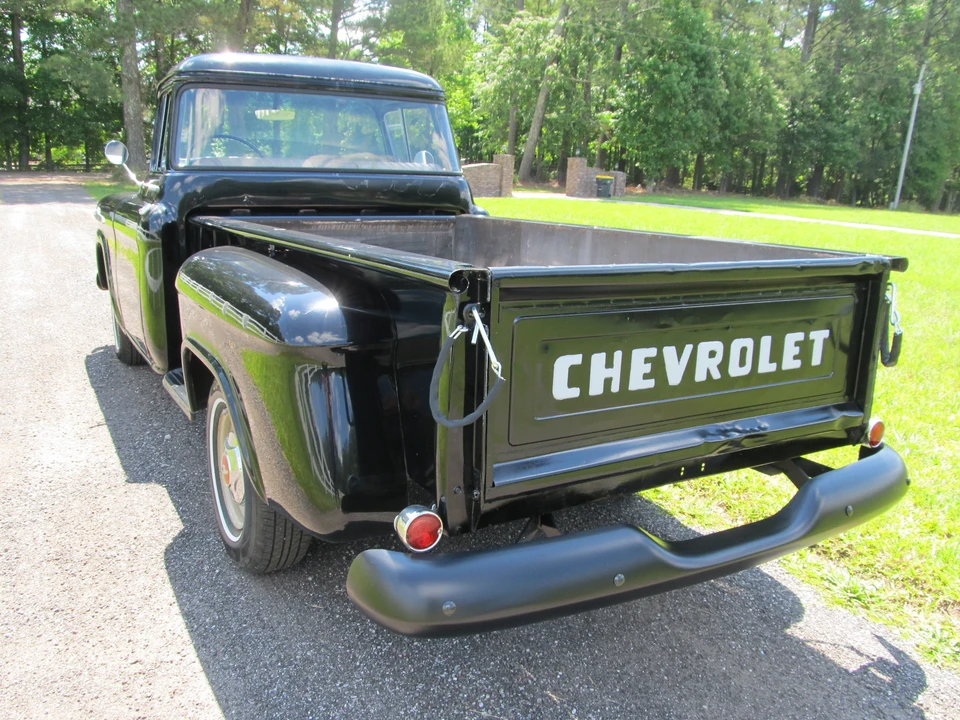 1959 Chevrolet Task Force - Image 12 of 31