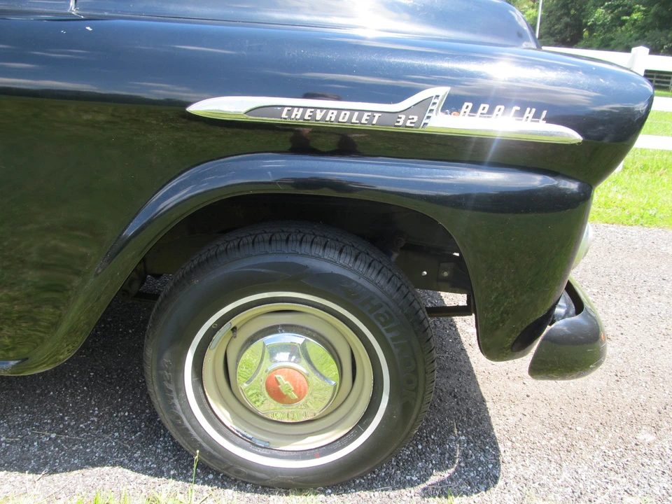 1959 Chevrolet Task Force - Image 23 of 31