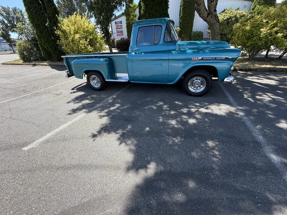 1959 Chevrolet Task Force - Image 12 of 31