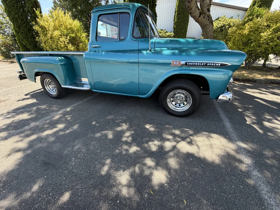 1959 Chevrolet Task Force - Image 13 of 31
