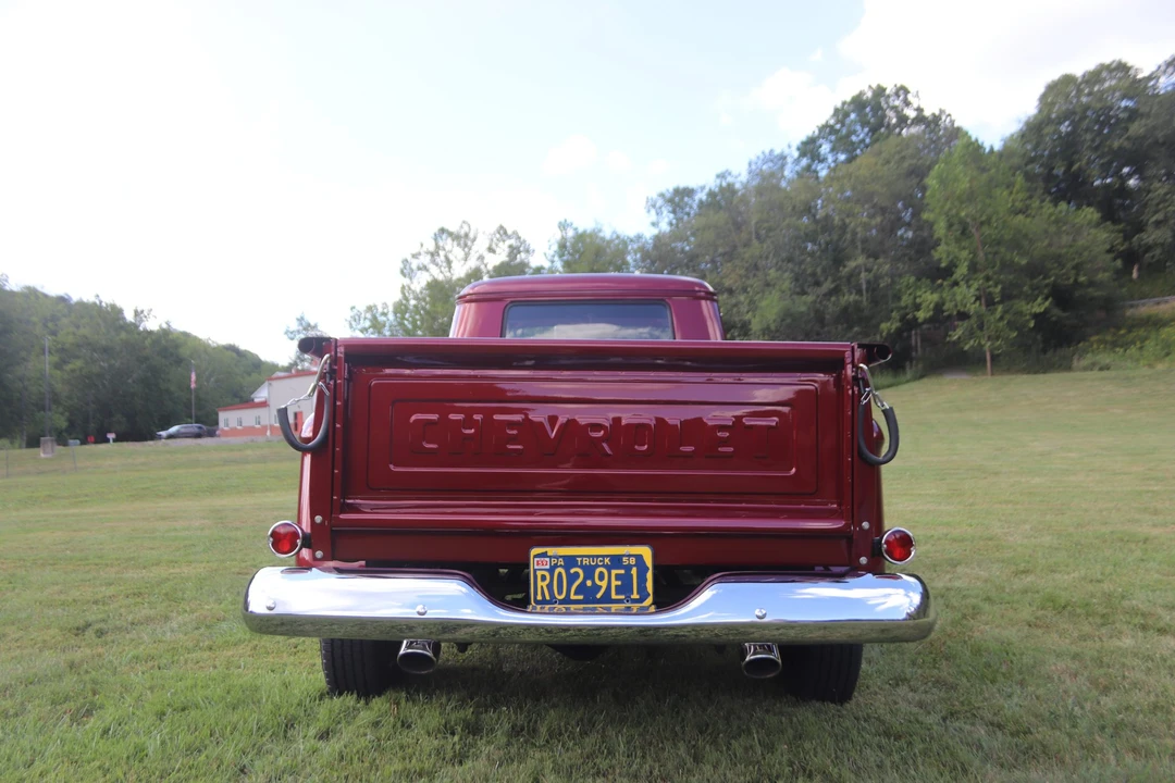 1959 Chevrolet Task Force - Image 6 of 31