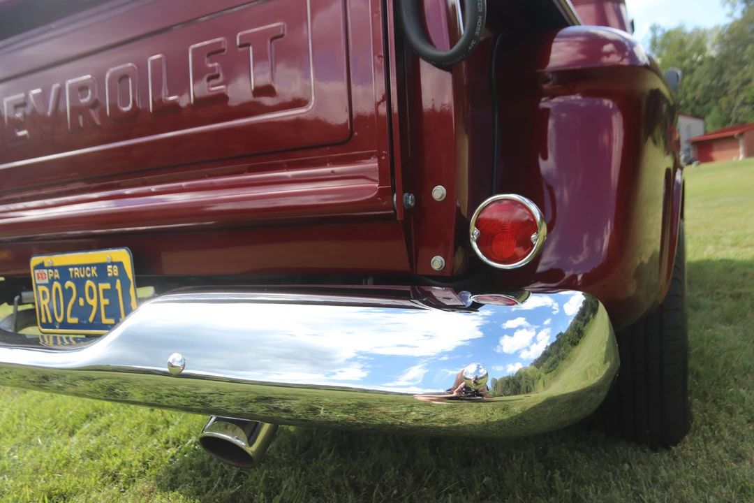1959 Chevrolet Task Force - Image 28 of 31