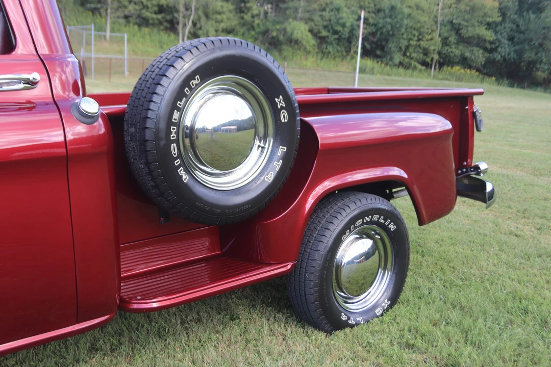 1959 Chevrolet Task Force - Image 19 of 31
