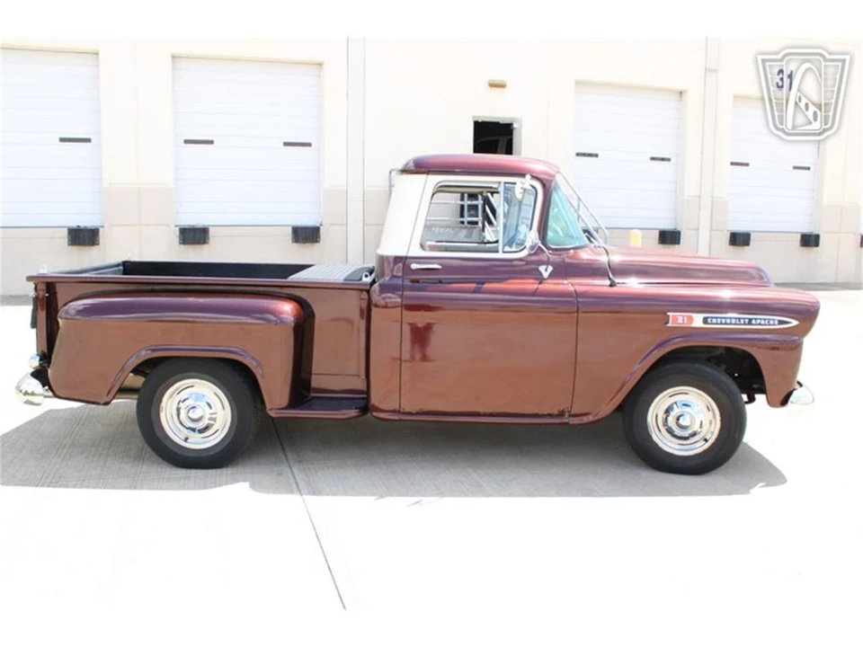 1959 Chevrolet Task Force - Image 15 of 31