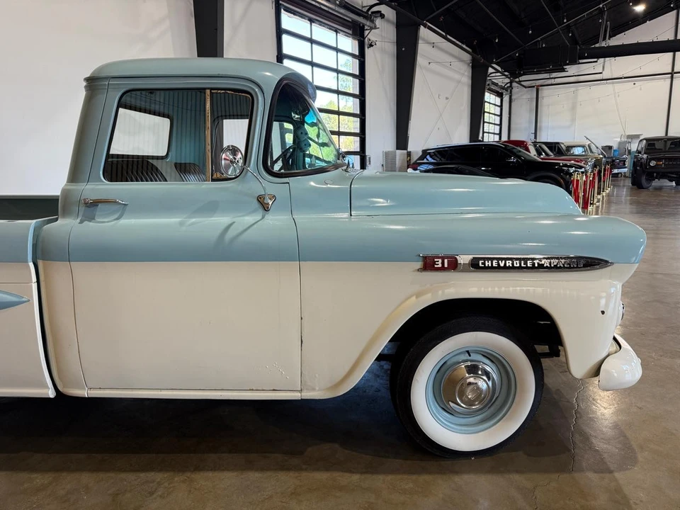 1959 Chevrolet Task Force - Image 12 of 31