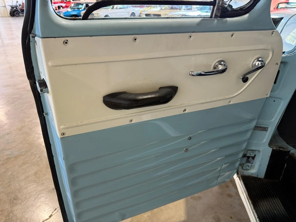1959 Chevrolet Task Force - Image 24 of 31