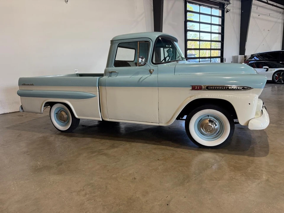 1959 Chevrolet Task Force - Image 10 of 31