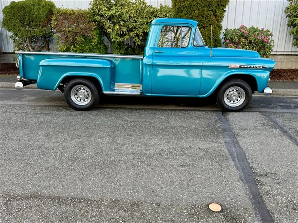 1959 Chevrolet Task Force - Image 22 of 31