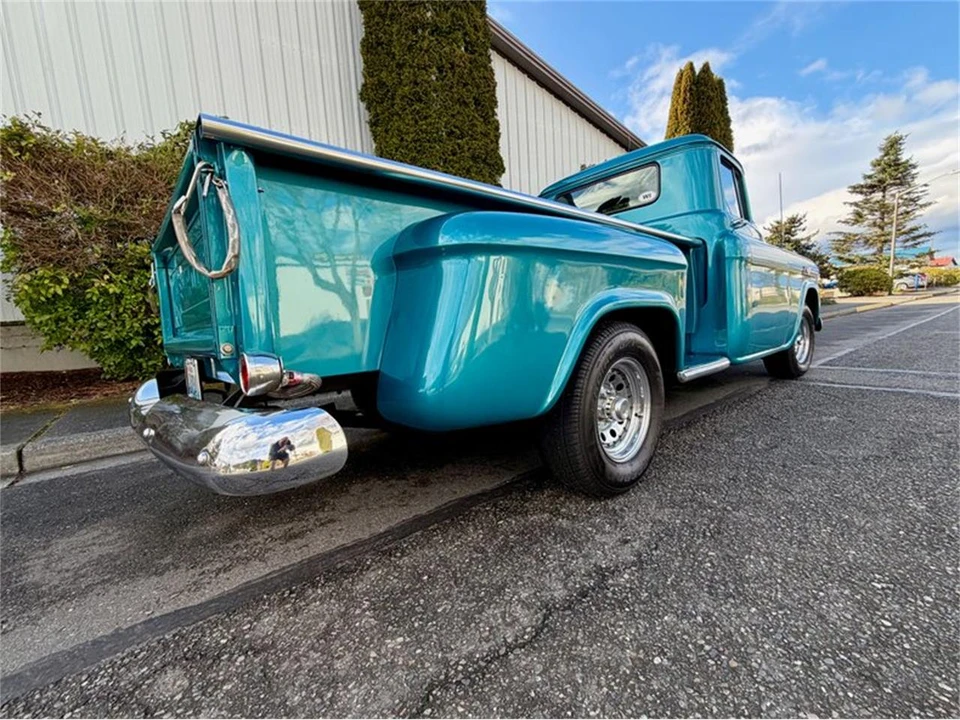 1959 Chevrolet Task Force - Image 18 of 31