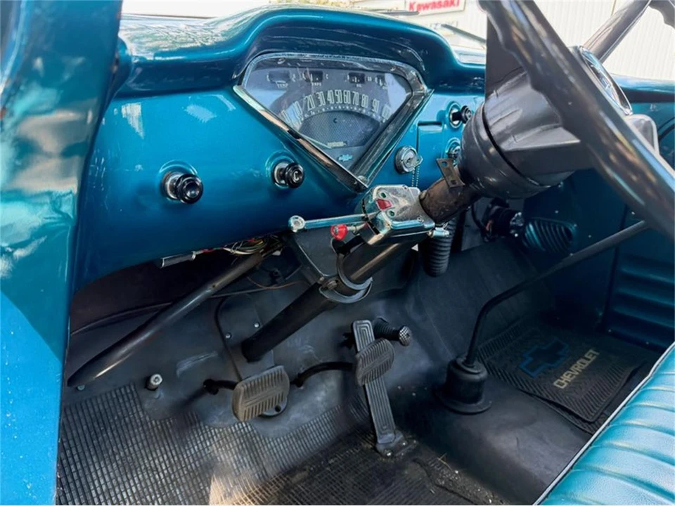 1959 Chevrolet Task Force - Image 28 of 31