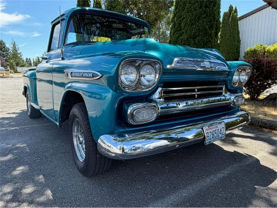 1959 Chevrolet Task Force - Image 16 of 31