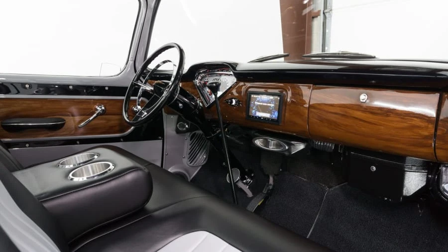 1959 Chevrolet Task Force - Image 9 of 31